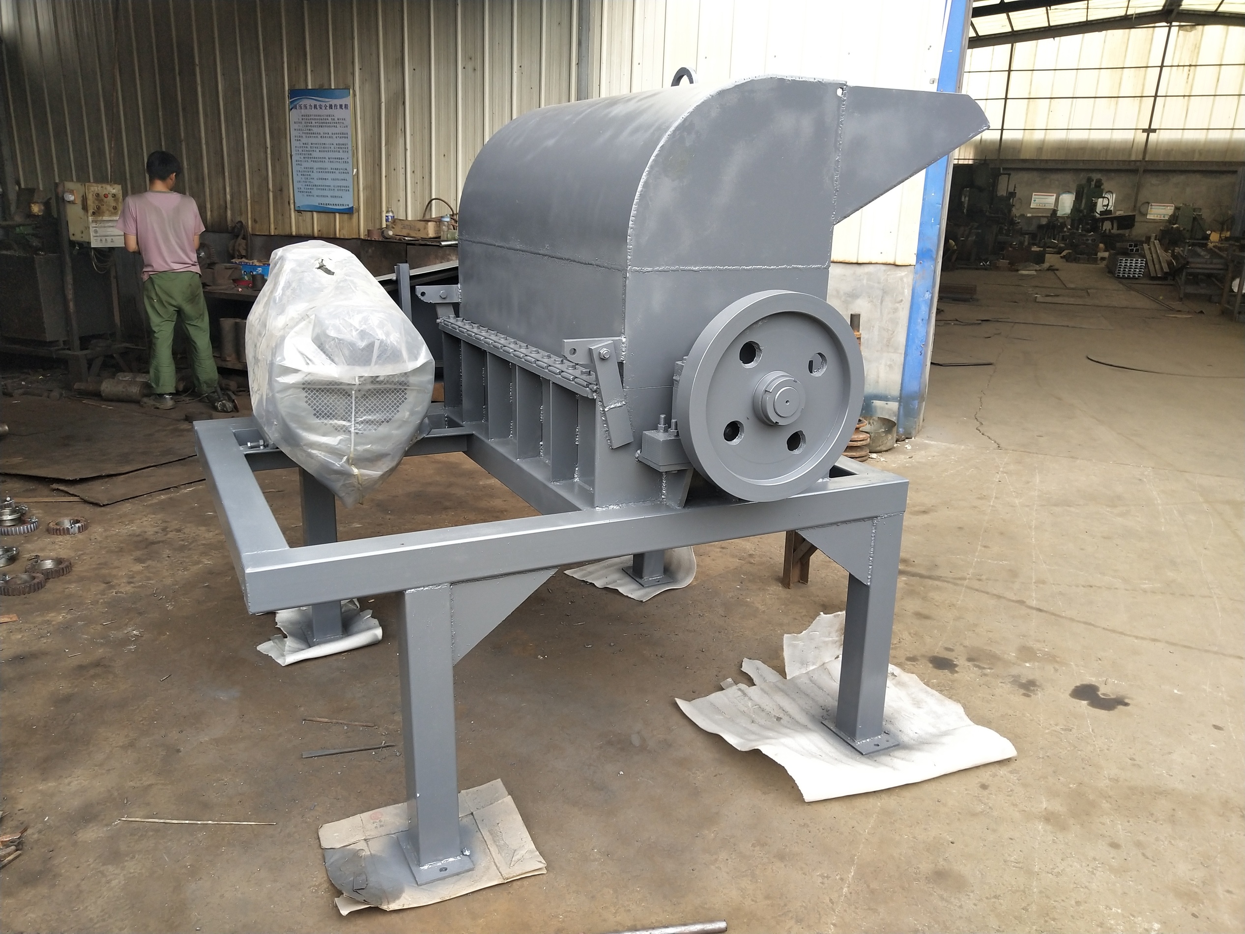 如何選擇有機(jī)肥粉碎機(jī)？有什么優(yōu)點(diǎn)？