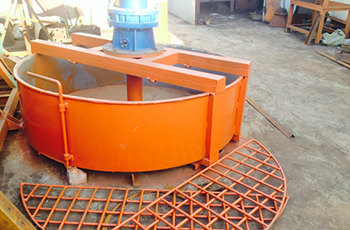 盤(pán)式攪拌機(jī)簡(jiǎn)介